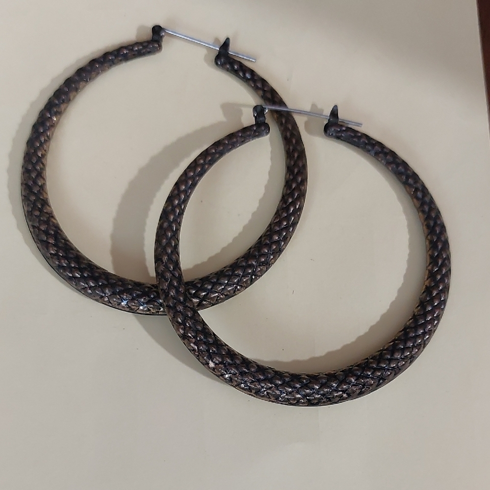 Vintage 90s Oxidized Brass Textured Circle Hoop Earrings